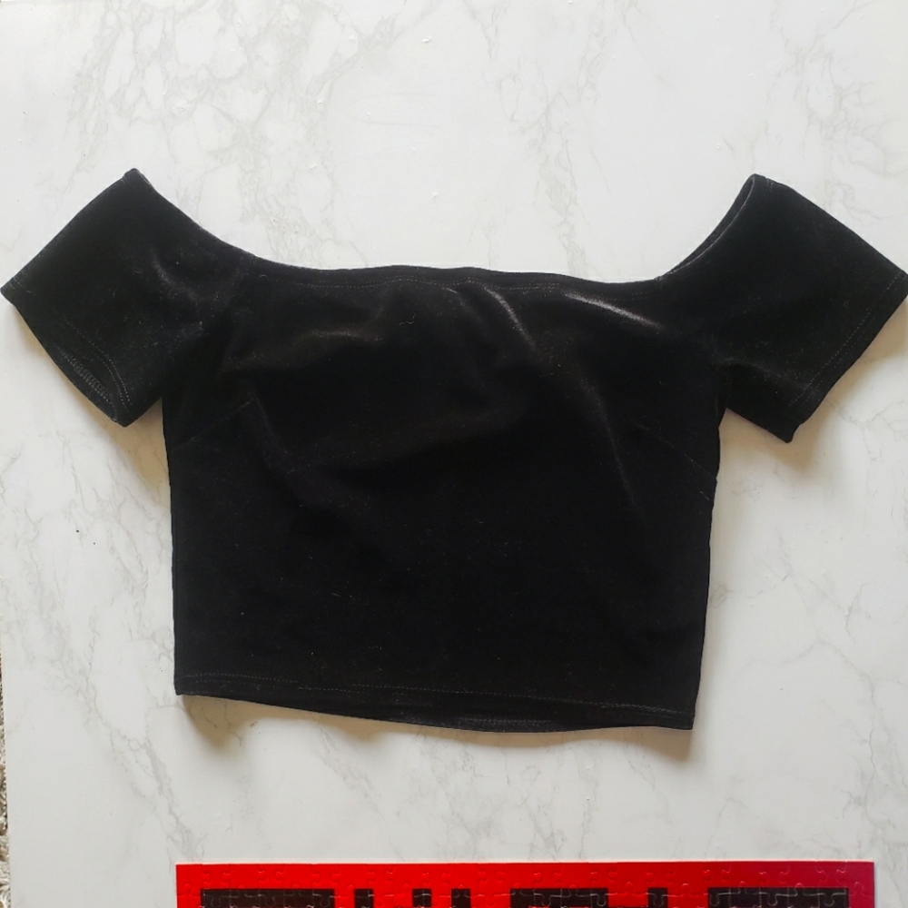 Forever 21 over the shoulder black velvet crop top